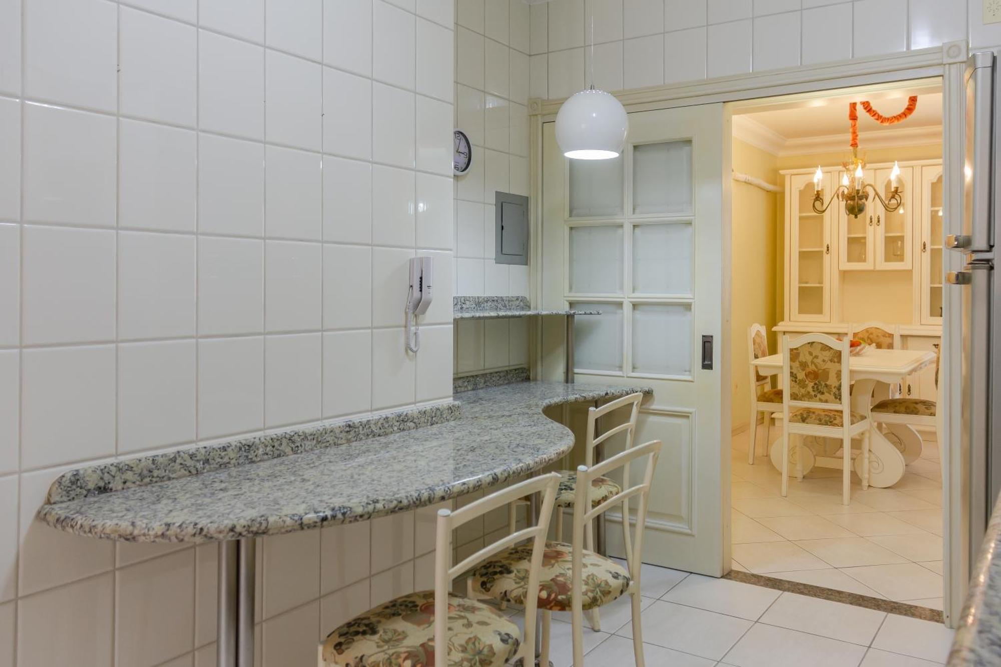 Elegancia Classica A 1 Quadra Da Em Bc N704 Apartamento *