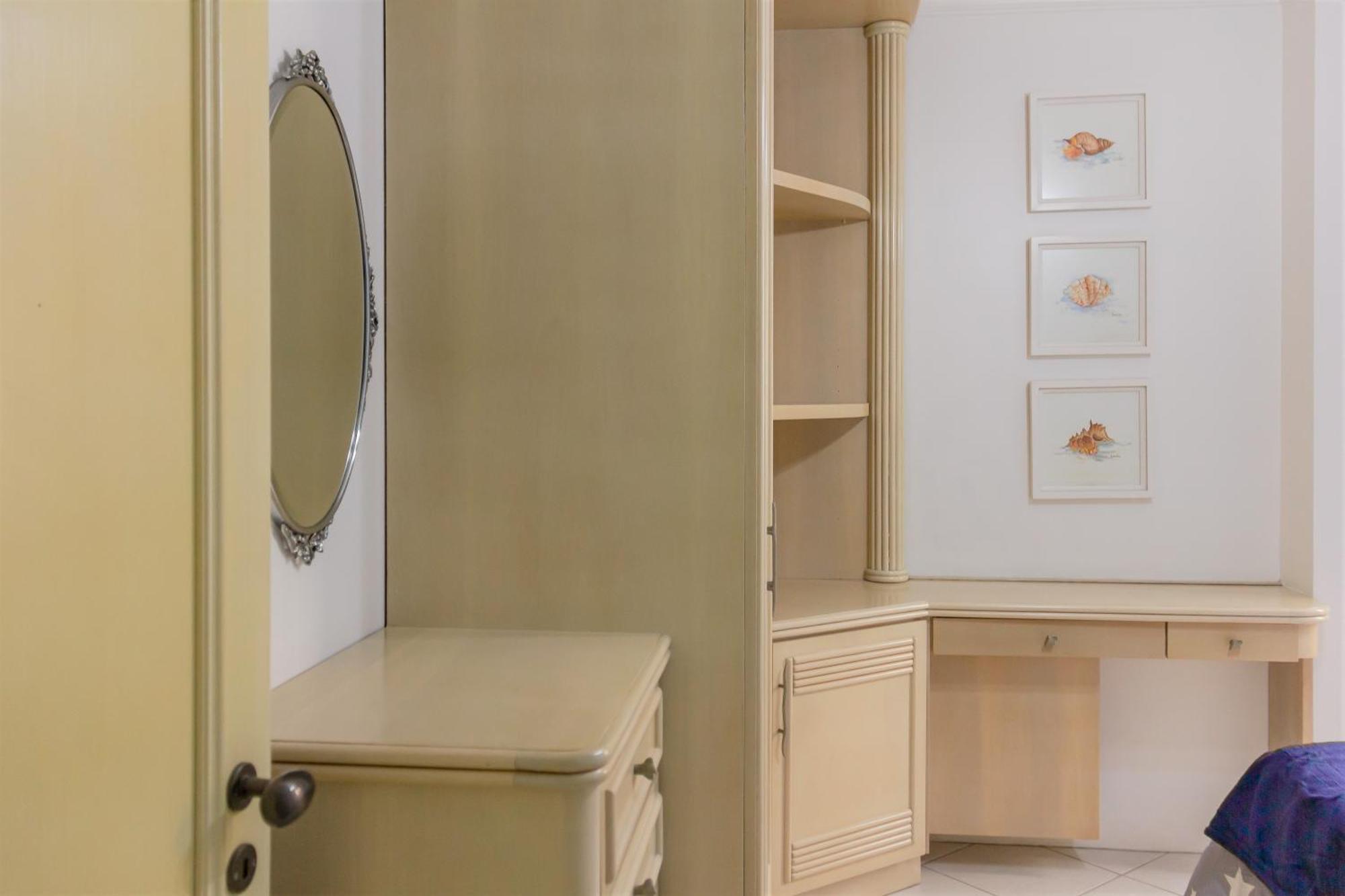 Apartamento Elegancia Classica A 1 Quadra Da Em Bc N704 *